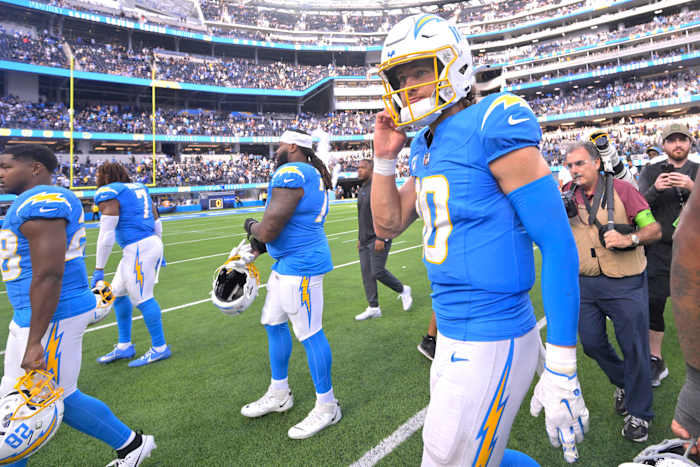 justin herbert injured finger